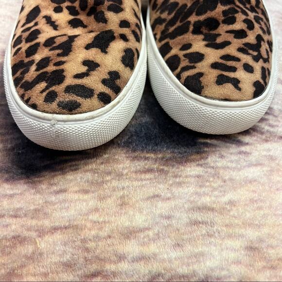 Steve Madden Safary Leopard Print Slip On Sneaker Size 8.5 - Picture 3 of 9